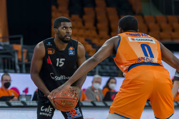 新疆男篮再 新疆男篮再