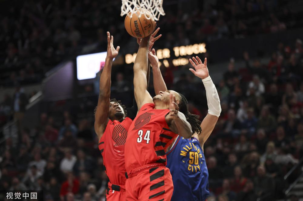 并迅速做出 并迅速做出